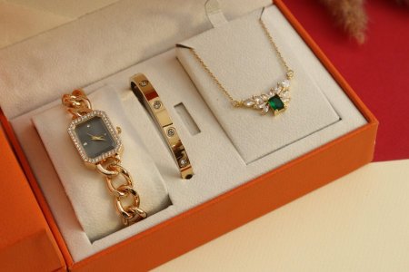 Women watche set -W.W.S.18