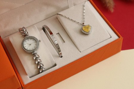 Women watche set -W.W.S.22
