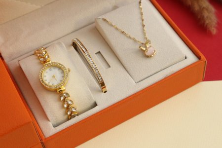 Women watche set -W.W.S.08