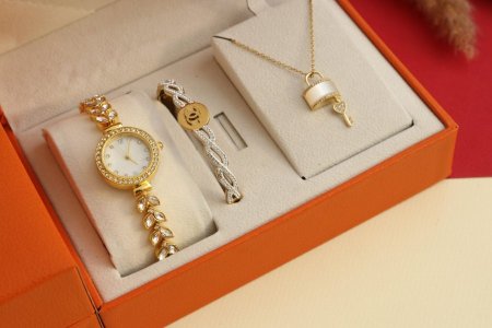 Women watche set -W.W.S.09