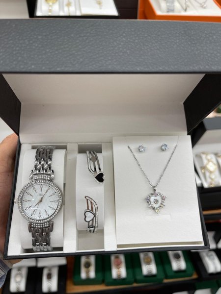 Women watche set -w.w.s.111